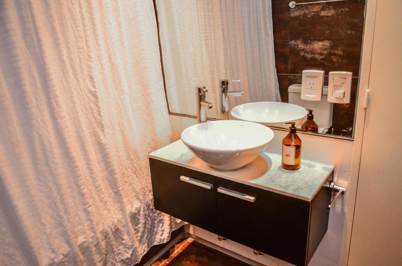 Monoambiente Super Amplio Y Comodo, Ideal Para Explorar La Ciudad Buenos Aires Bagian luar foto