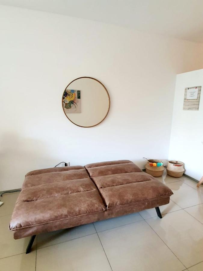 Monoambiente Super Amplio Y Comodo, Ideal Para Explorar La Ciudad Buenos Aires Bagian luar foto