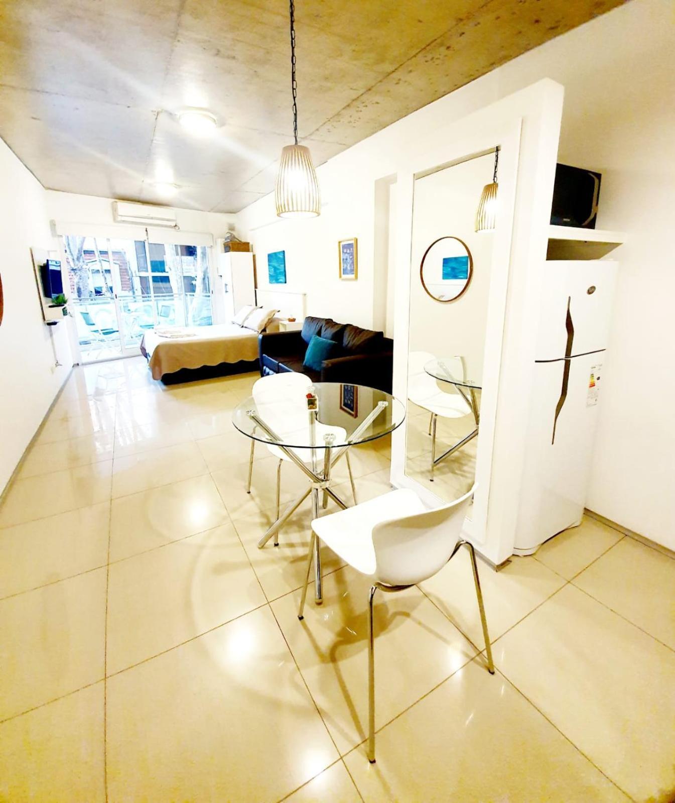 Monoambiente Super Amplio Y Comodo, Ideal Para Explorar La Ciudad Buenos Aires Bagian luar foto